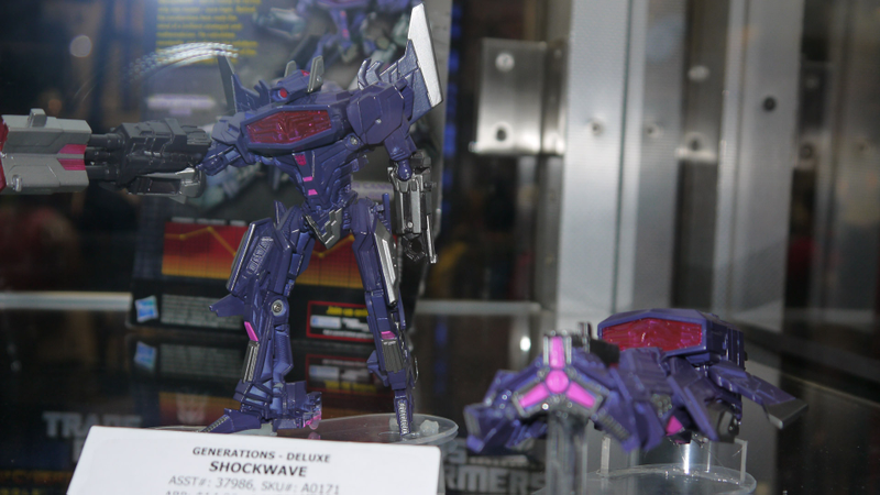 Illustration for article titled Don't Like Grimlock? Here are All the Transformers Hasbro Brought to San Diego